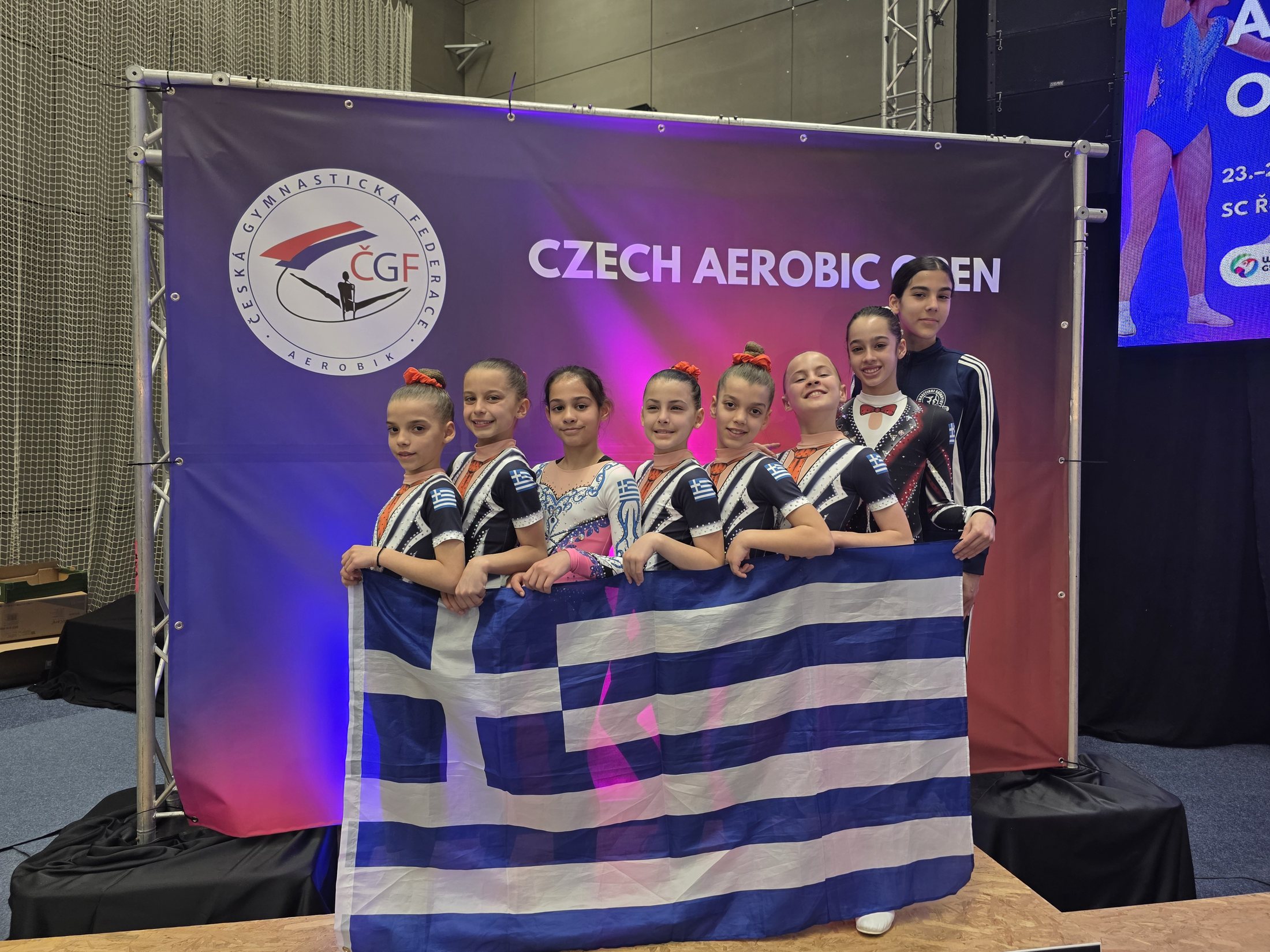 Αθλήτριες του ΑΟΓ Χαϊδαρίου με την ελληνική σημαία στο Czech Aerobic Open 2026