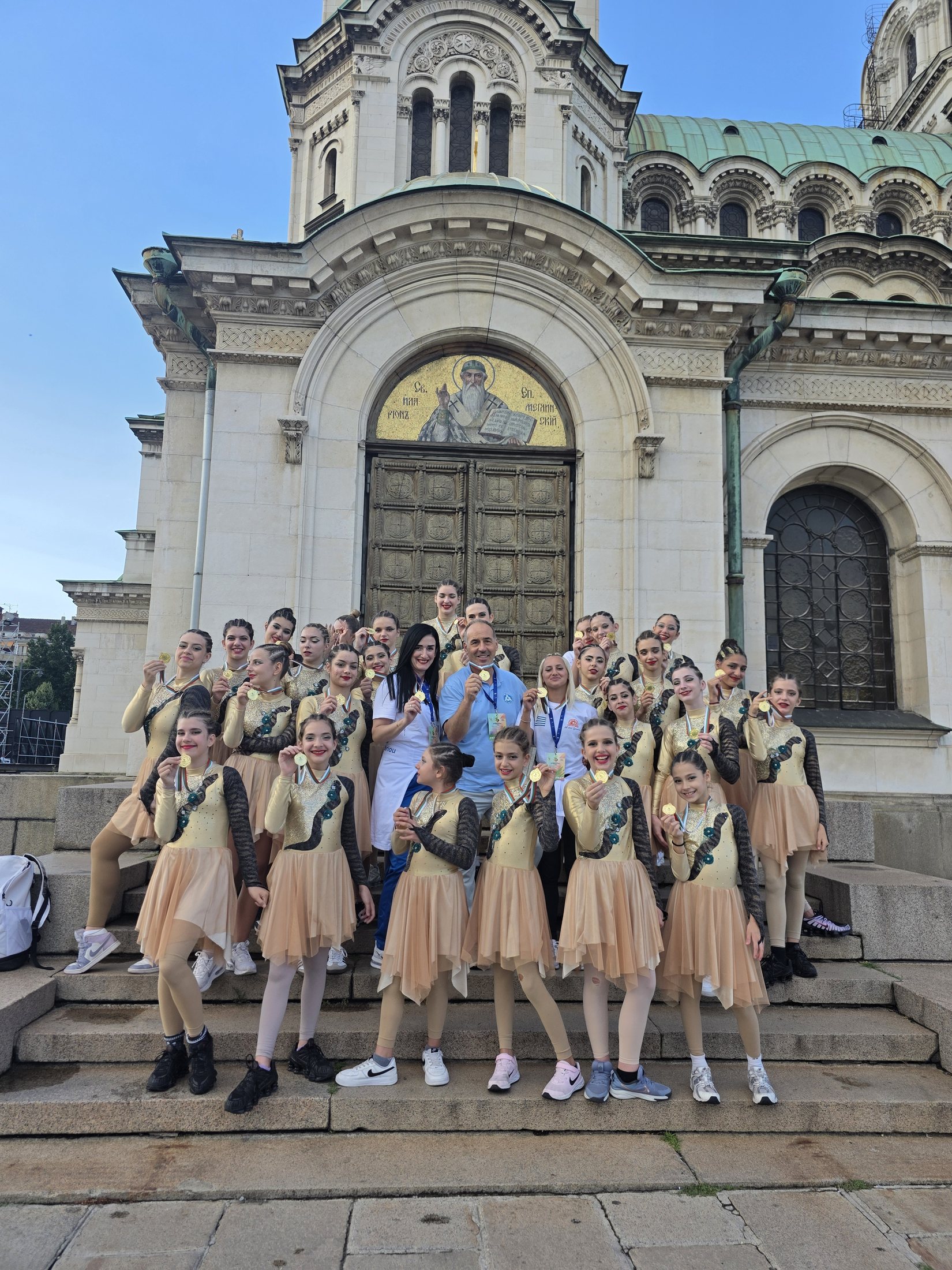 Η αποστολή Gymnastics for All του ΑΟΓ Χαϊδαρίου σε αναμνηστική φωτογραφία στη Σόφια