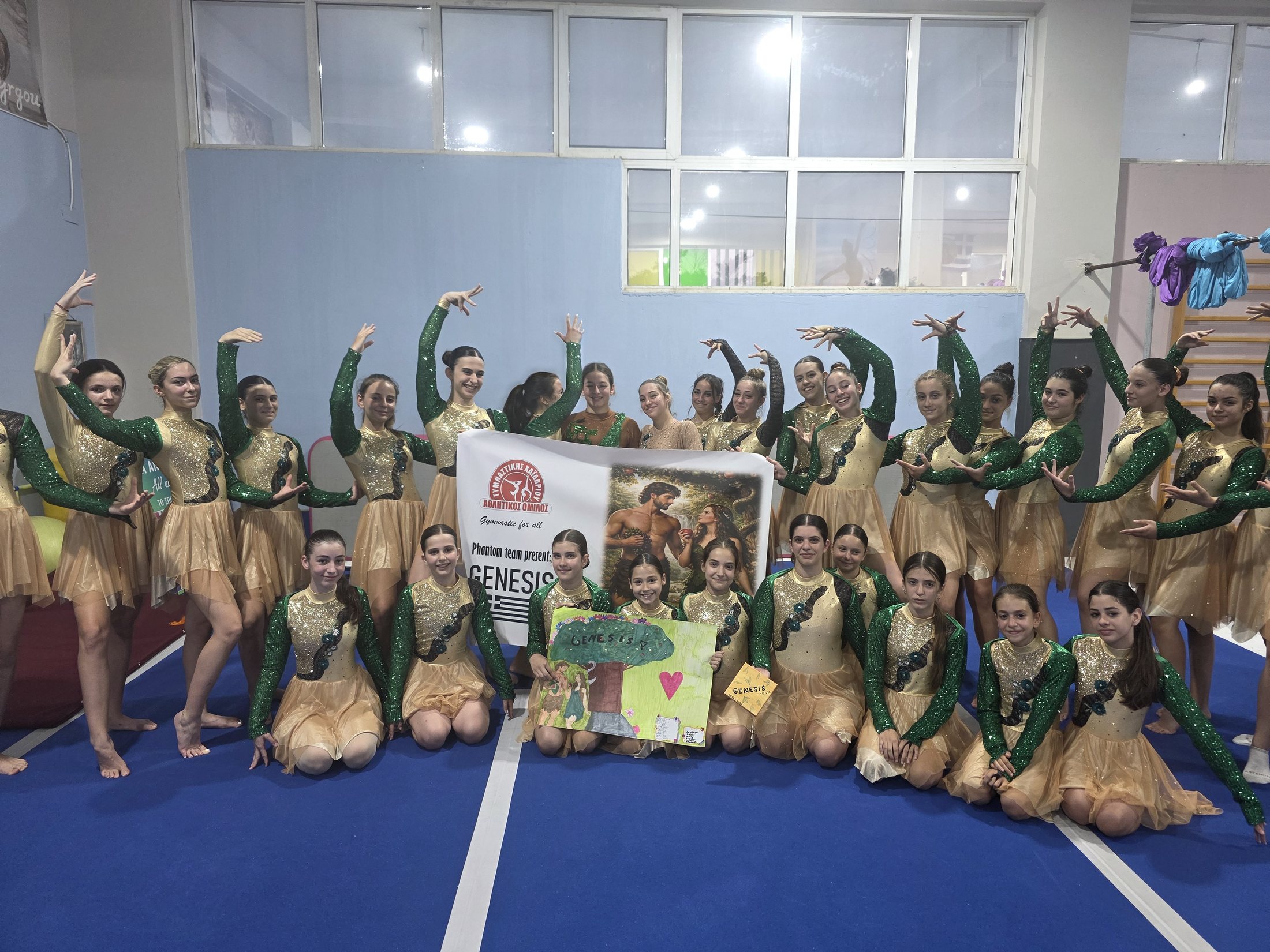 Αθλητές και αθλήτριες Gymnastics for All του ΑΟΓ Χαϊδαρίου σε ομαδική φωτογραφία προπόνησης