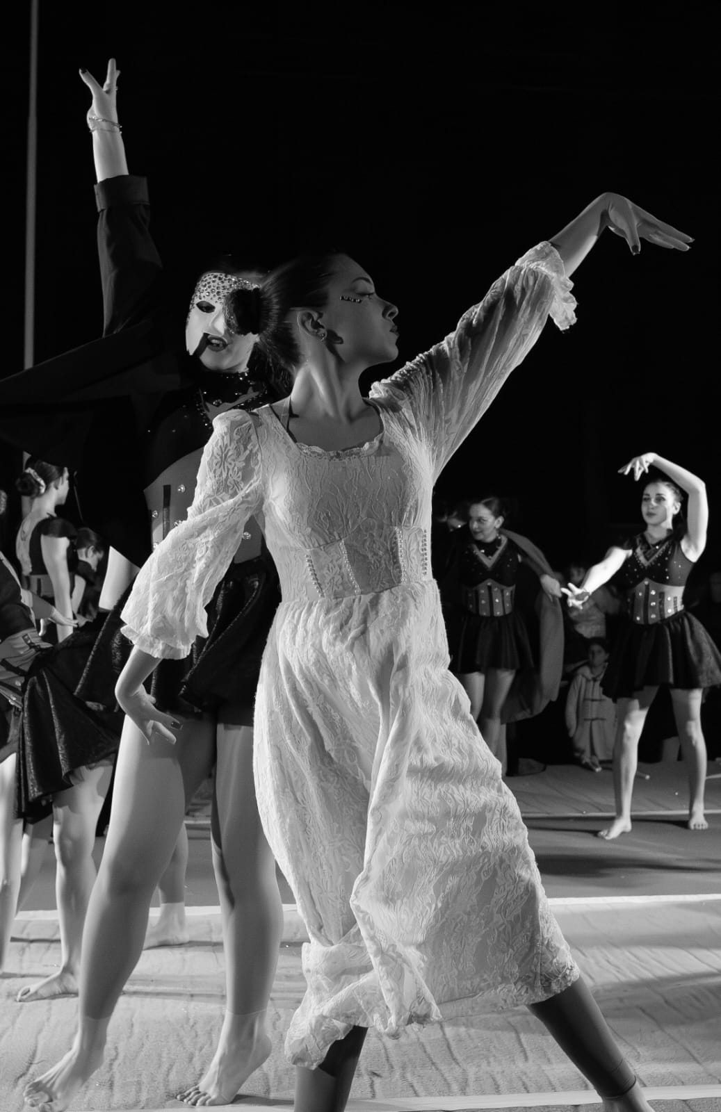 Χορογραφική παρουσίαση αθλητριών του ΑΟΓ Χαϊδαρίου κατά τα εγκαίνια του προπονητηρίου