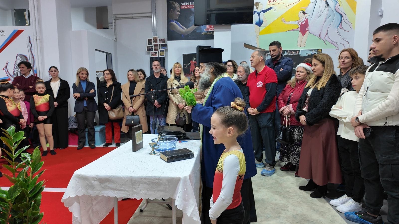 Μέλη και φίλοι του ΑΟΓ Χαϊδαρίου στην τελετή εγκαινίων του νέου προπονητηρίου